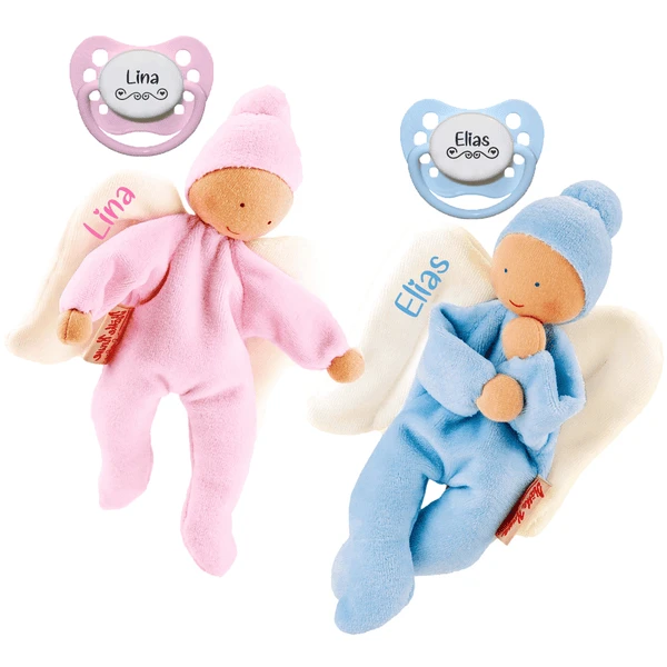 Schnullireich Geschenkset Käthe Kruse Schmusepuppe Nickibaby Engel Mit Namen + NIP Namensschnuller Blau 1 Schnullireich Geschenkset Käthe Kruse Schmusepuppe Nickibaby Engel Mit Namen + NIP Namensschnuller Blau