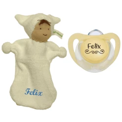 Schnullireich Geschenkset Schmusepuppe Mit Namen + NUK Schnuller (0-6 Mon) Weiß 7 Schnullireich Geschenkset Schmusepuppe Mit Namen + NUK Schnuller (0-6 Mon) Weiß -Corolle-Shop schnullireich geschenkset schmusepuppe mit namen nuk schnuller 0 6 mon weiss a406159 3